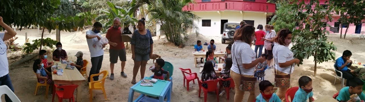 05330462-33b5-4945-9e66-95a8156078f1 Childrens Class Santa Maria Huatulco