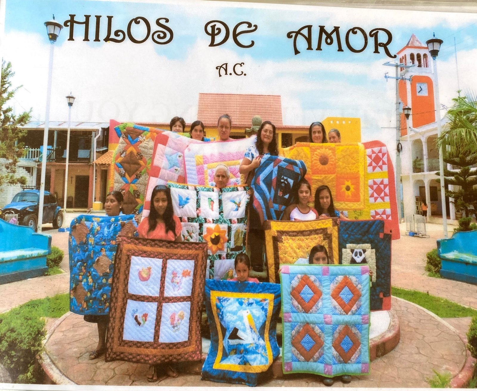 PLUMA HILOS DE AMOR picture of Hilos de Amor group