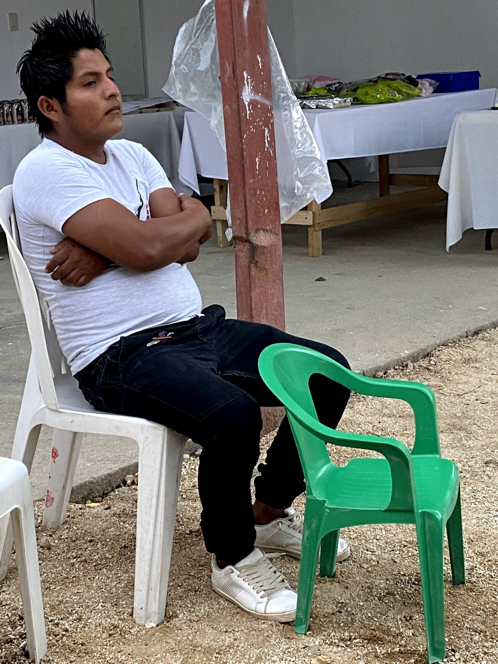 dad child chair young man at church